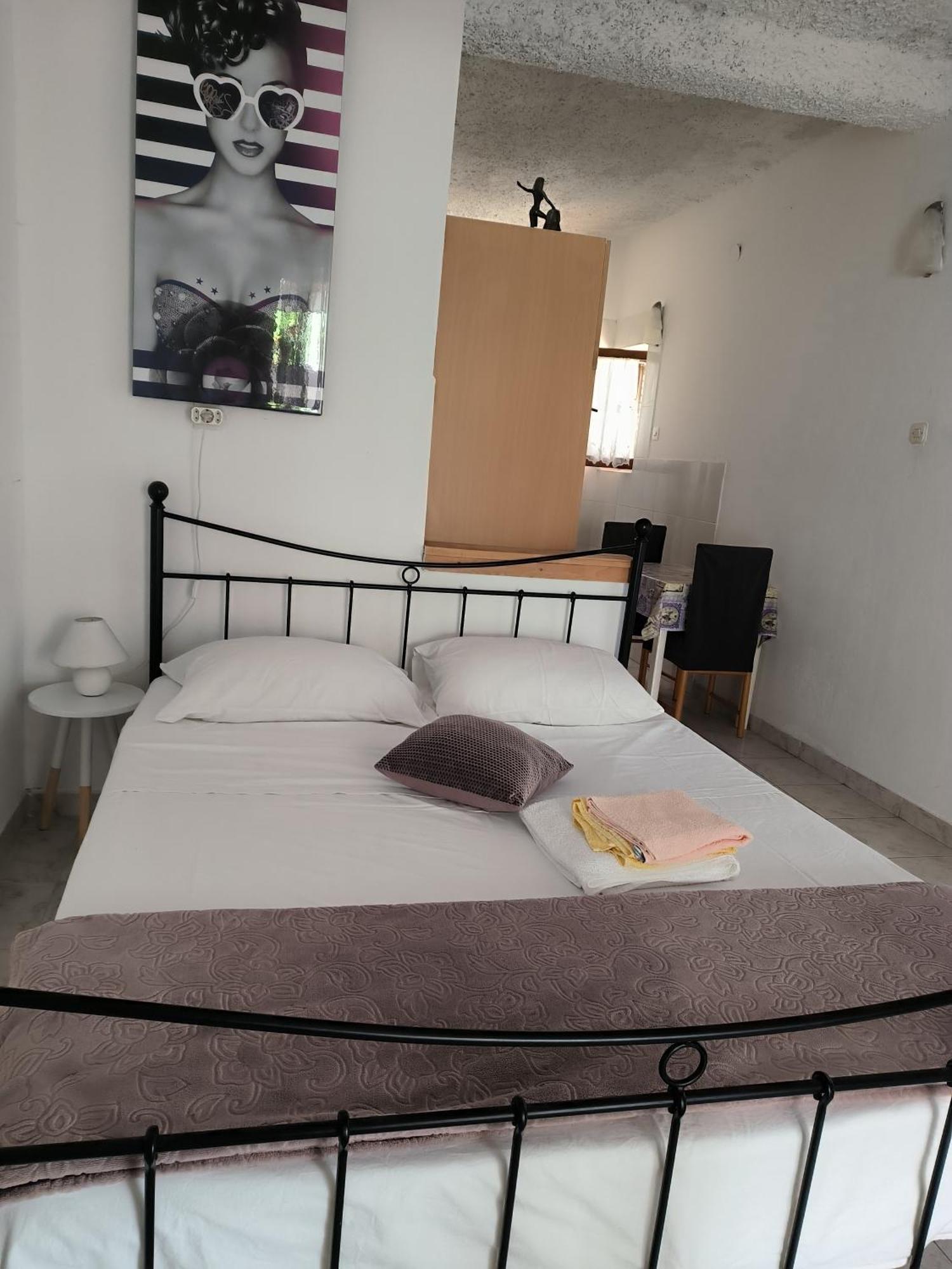 Apartments Orlic Povljana Dış mekan fotoğraf